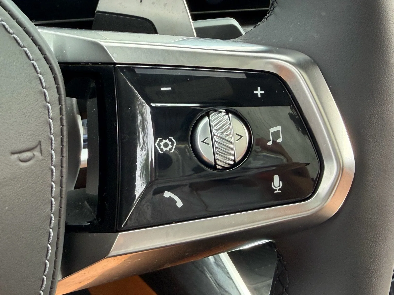 2025 BMW 7 Series 740i xDrive photo 27