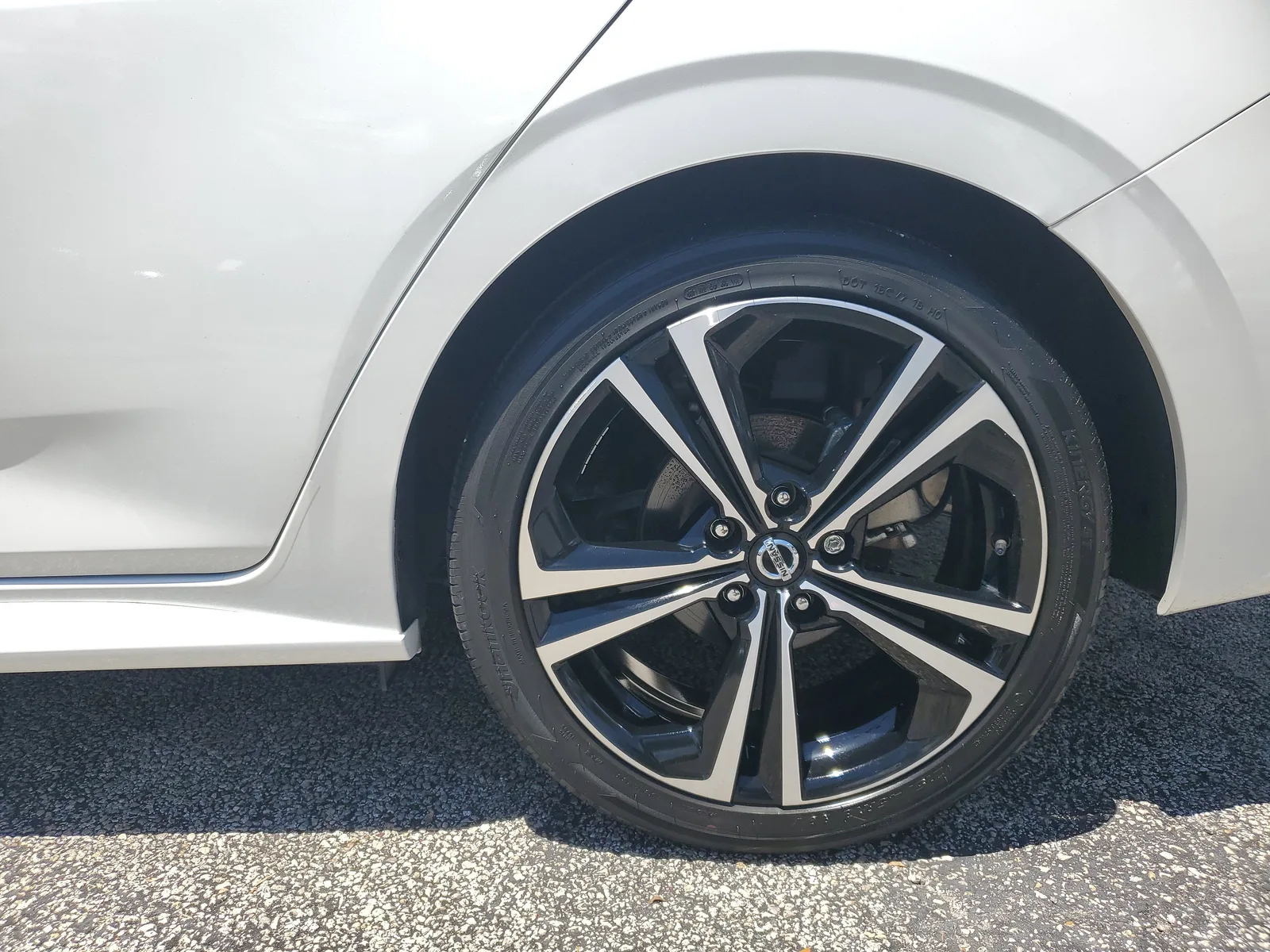2023 Nissan Sentra SR photo 30