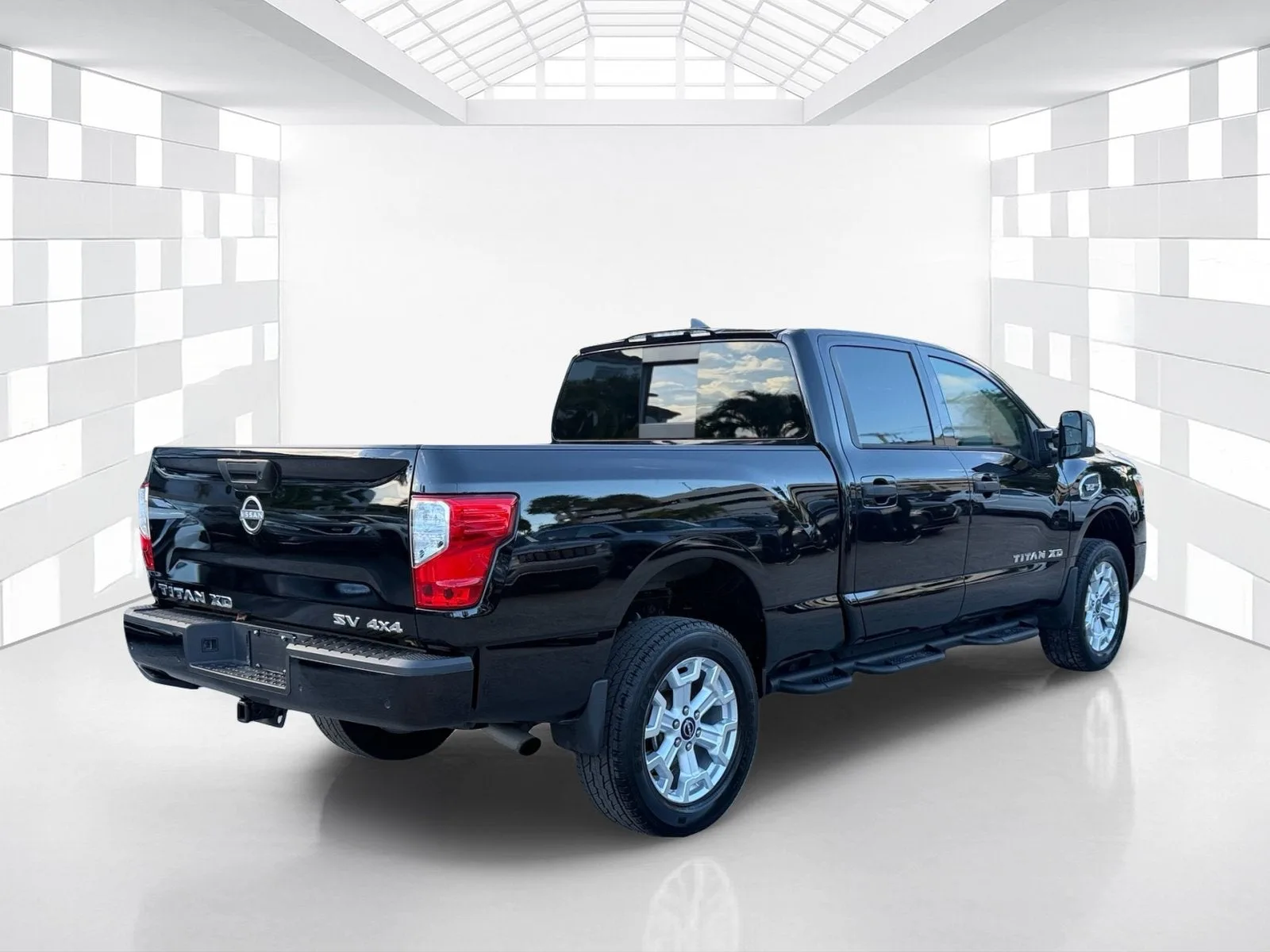 2024 Nissan Titan XD Crew Cab SV photo 7