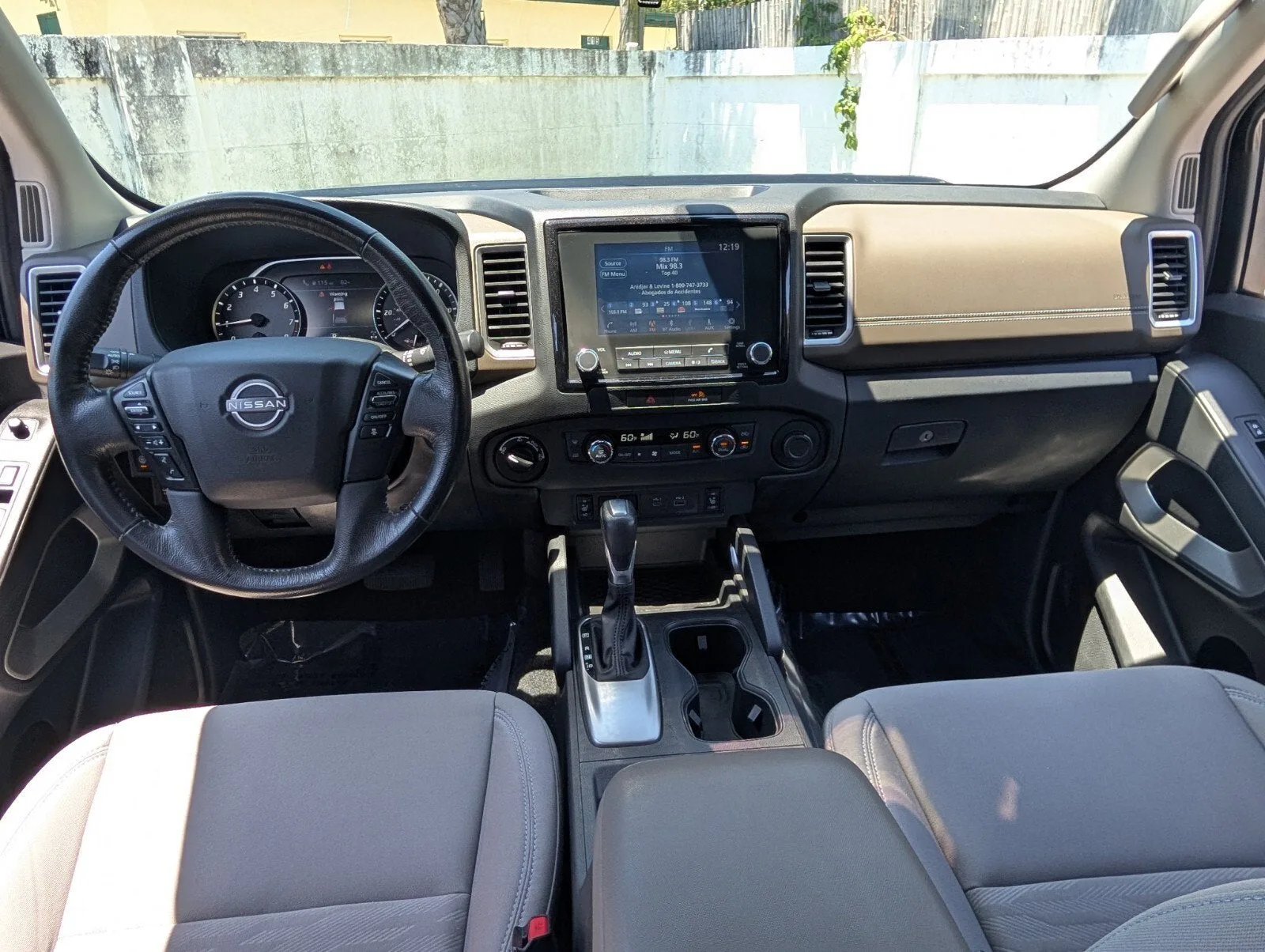 2022 Nissan Frontier Crew Cab SV photo 13