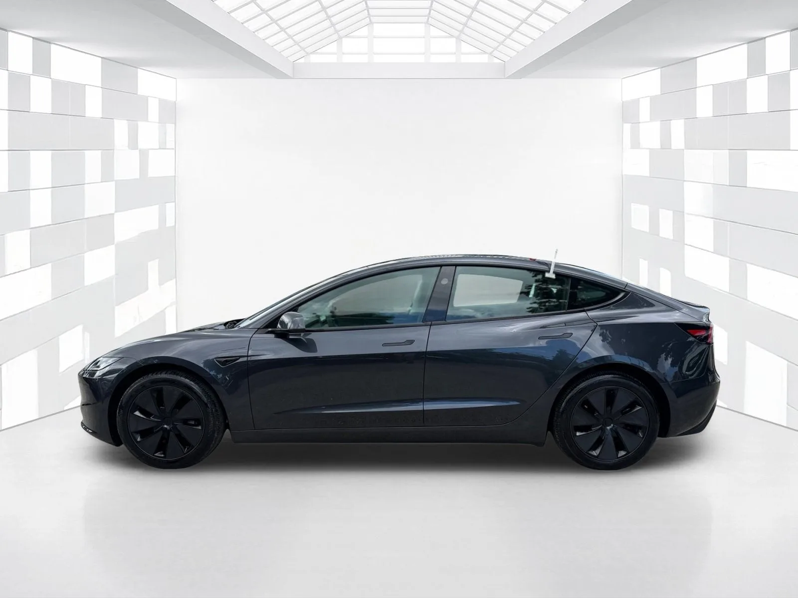 2025 Tesla Model 3 Long Range photo 4