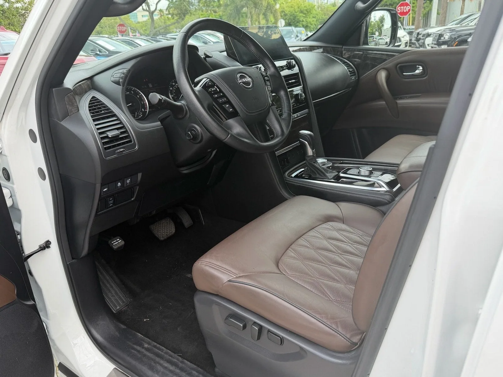 2023 Nissan Armada Platinum photo 13