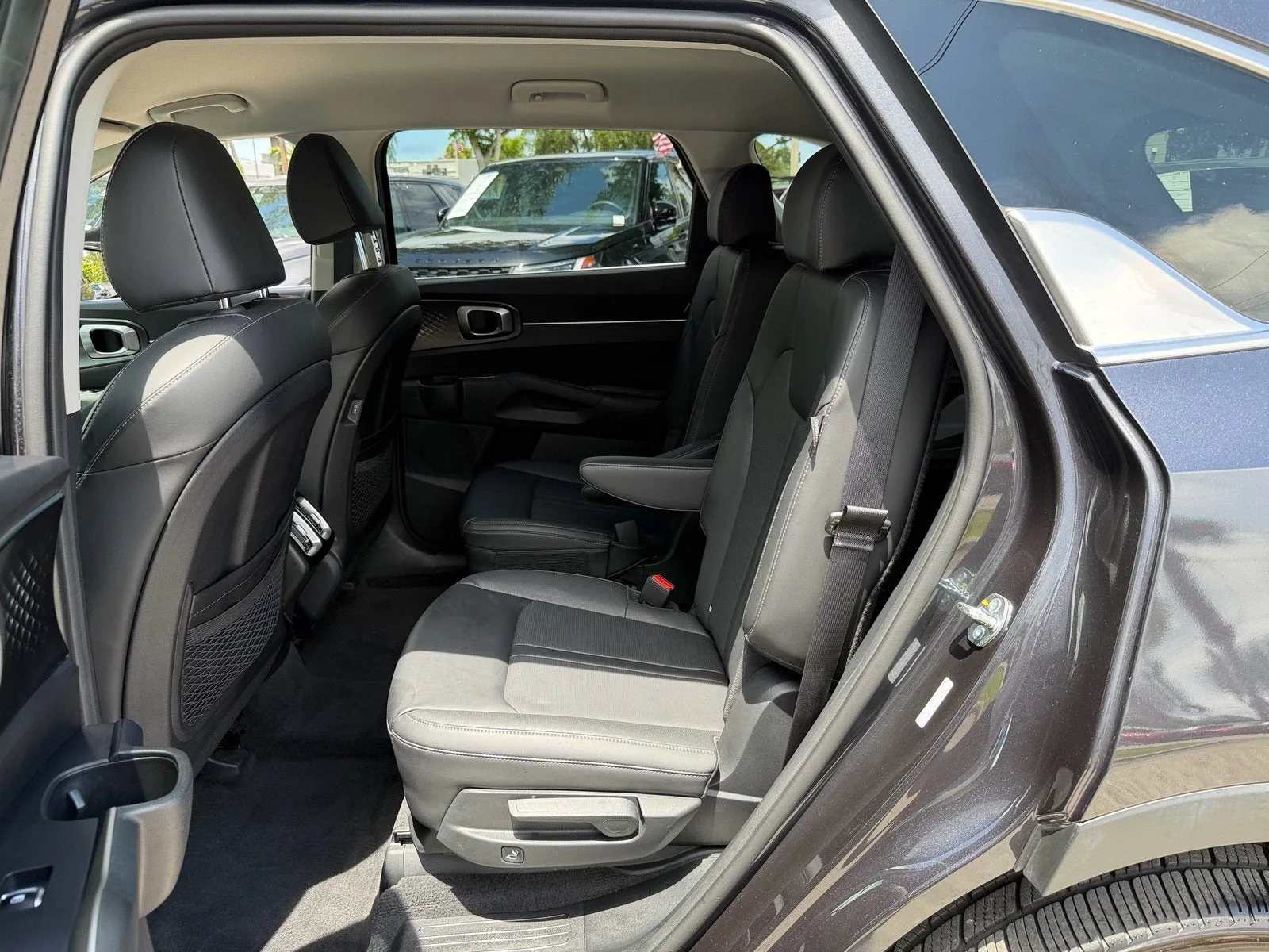 2025 Kia Sorento EX photo 11