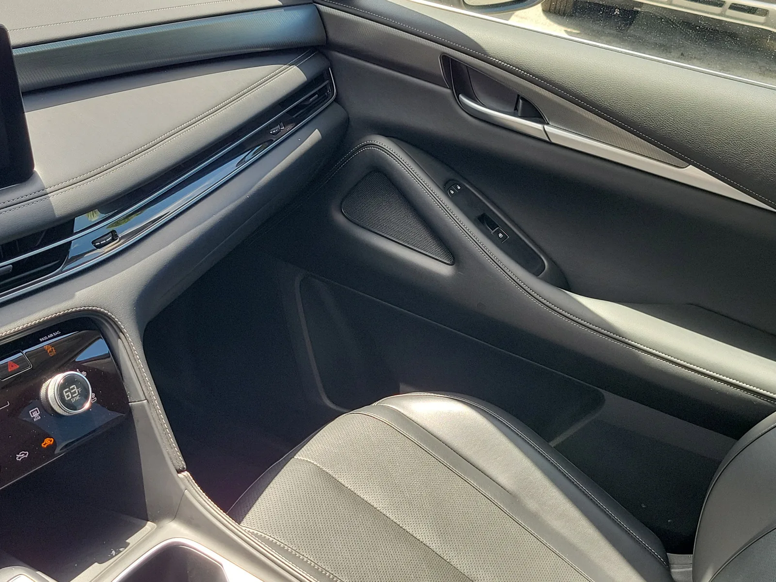 2022 INFINITI QX60 LUXE photo 10