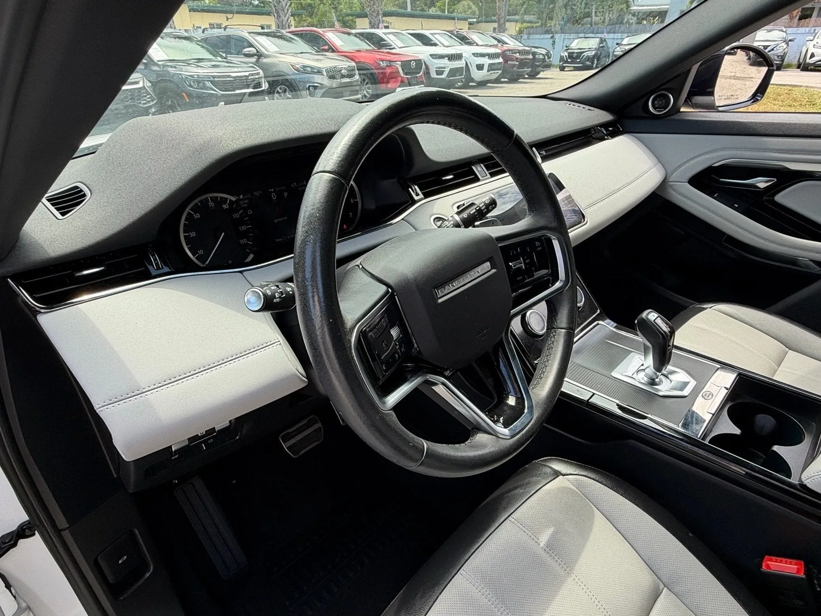 2023 Land Rover Range Rover Evoque R-Dynamic SE photo 10