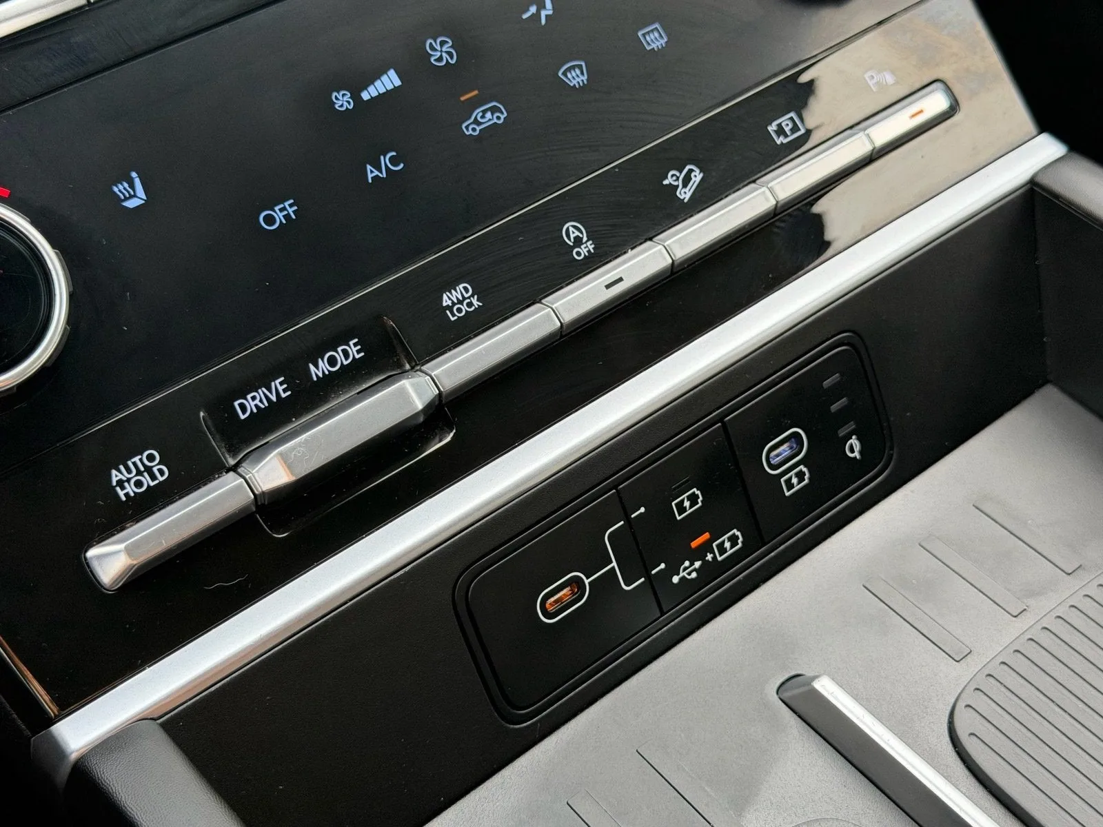 2025 Hyundai Santa Fe SEL photo 33