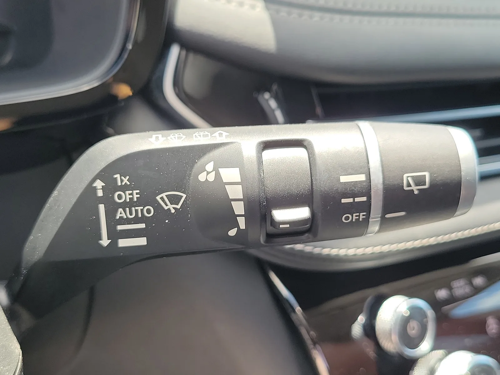 2022 INFINITI QX60 LUXE photo 21