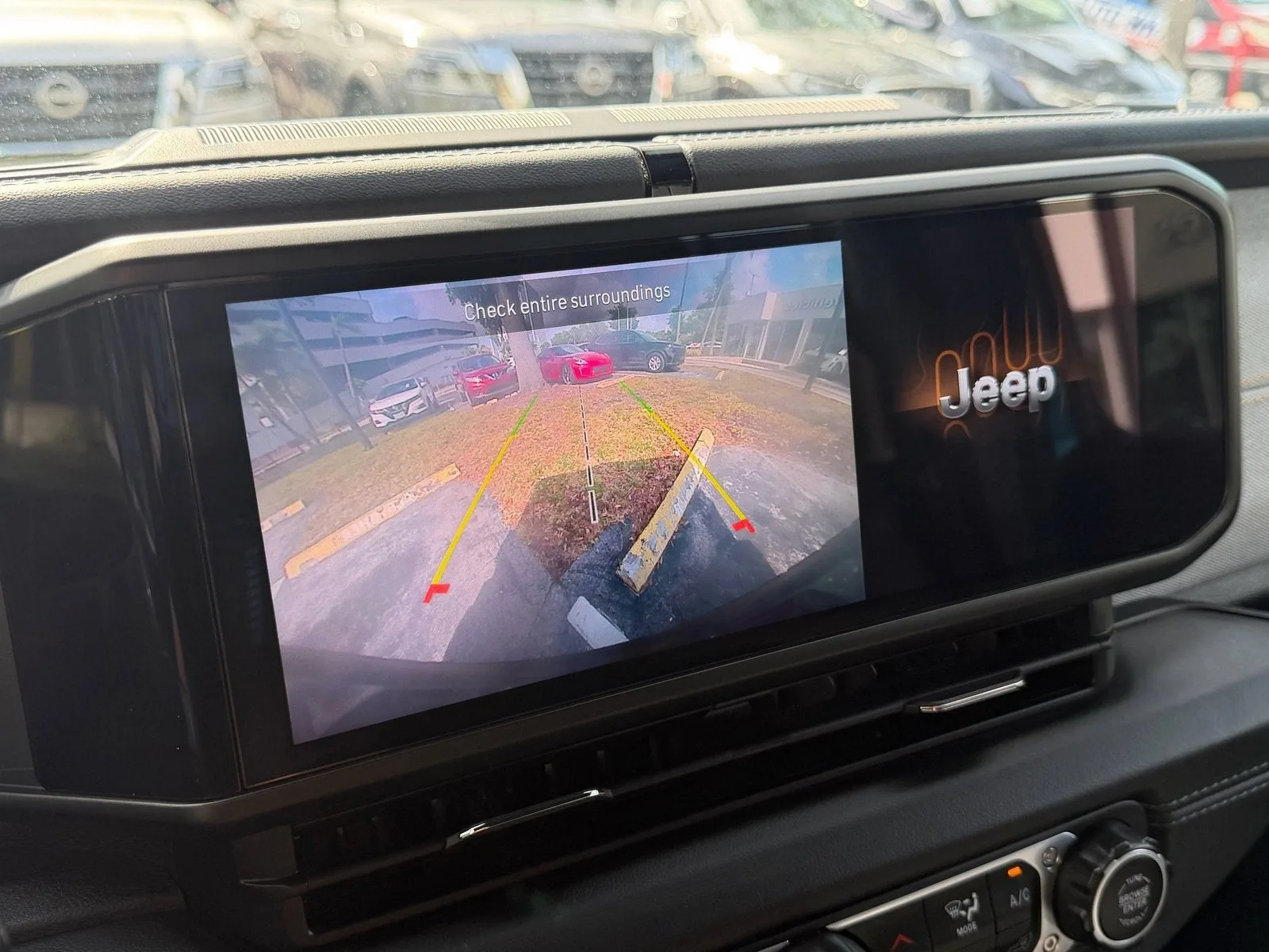 2024 Jeep Wrangler 4xe Sahara photo 24