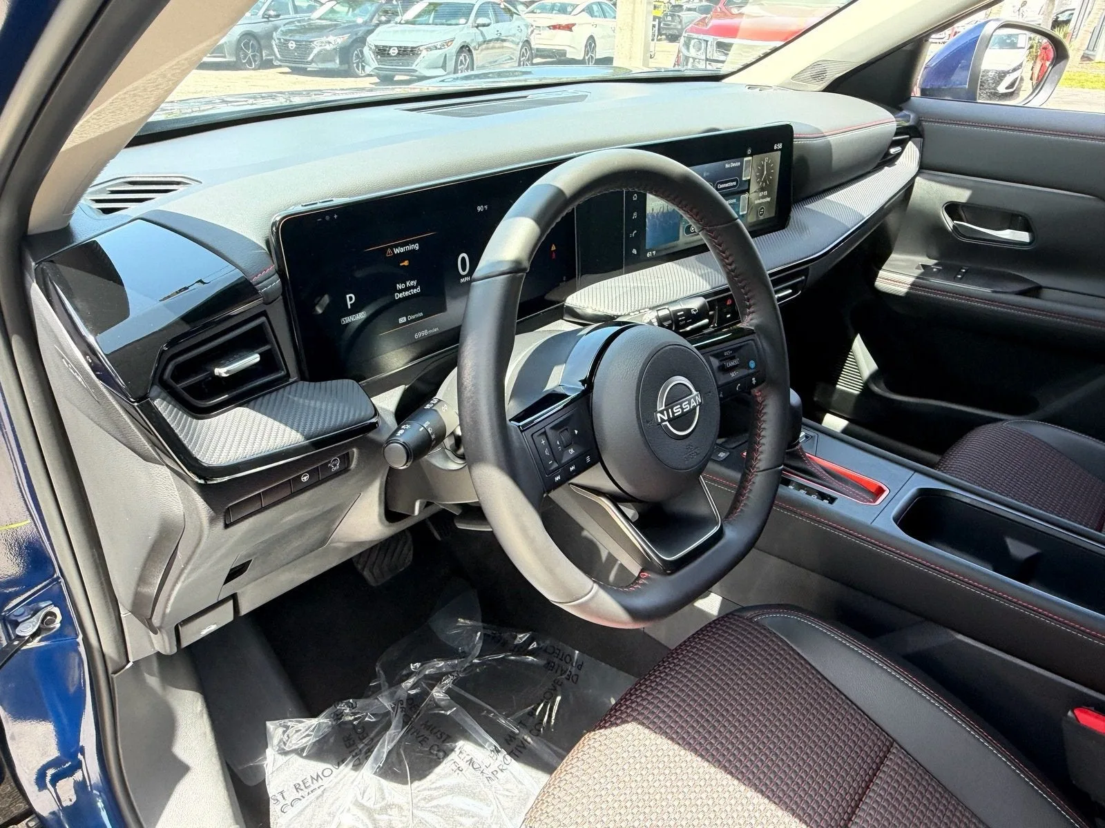 2025 Nissan Kicks SR photo 10