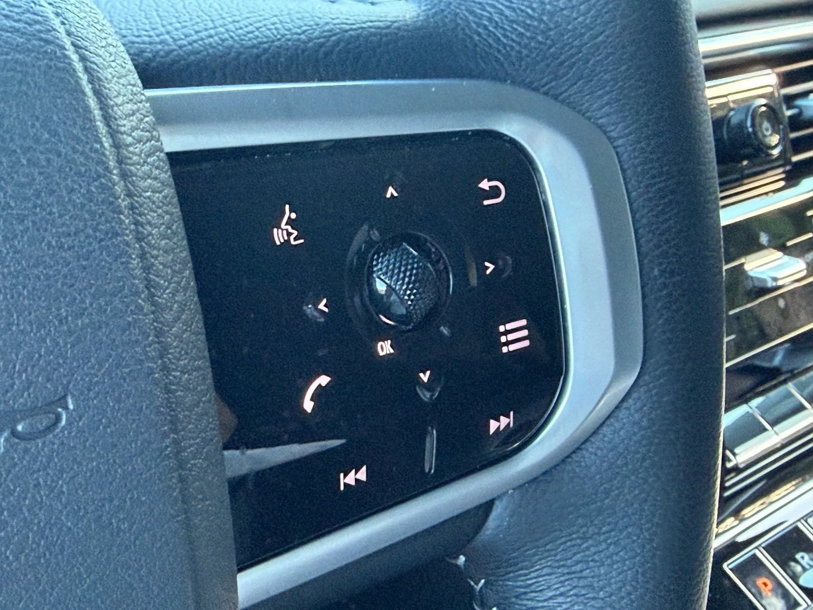 2026 Nissan Armada SV photo 29