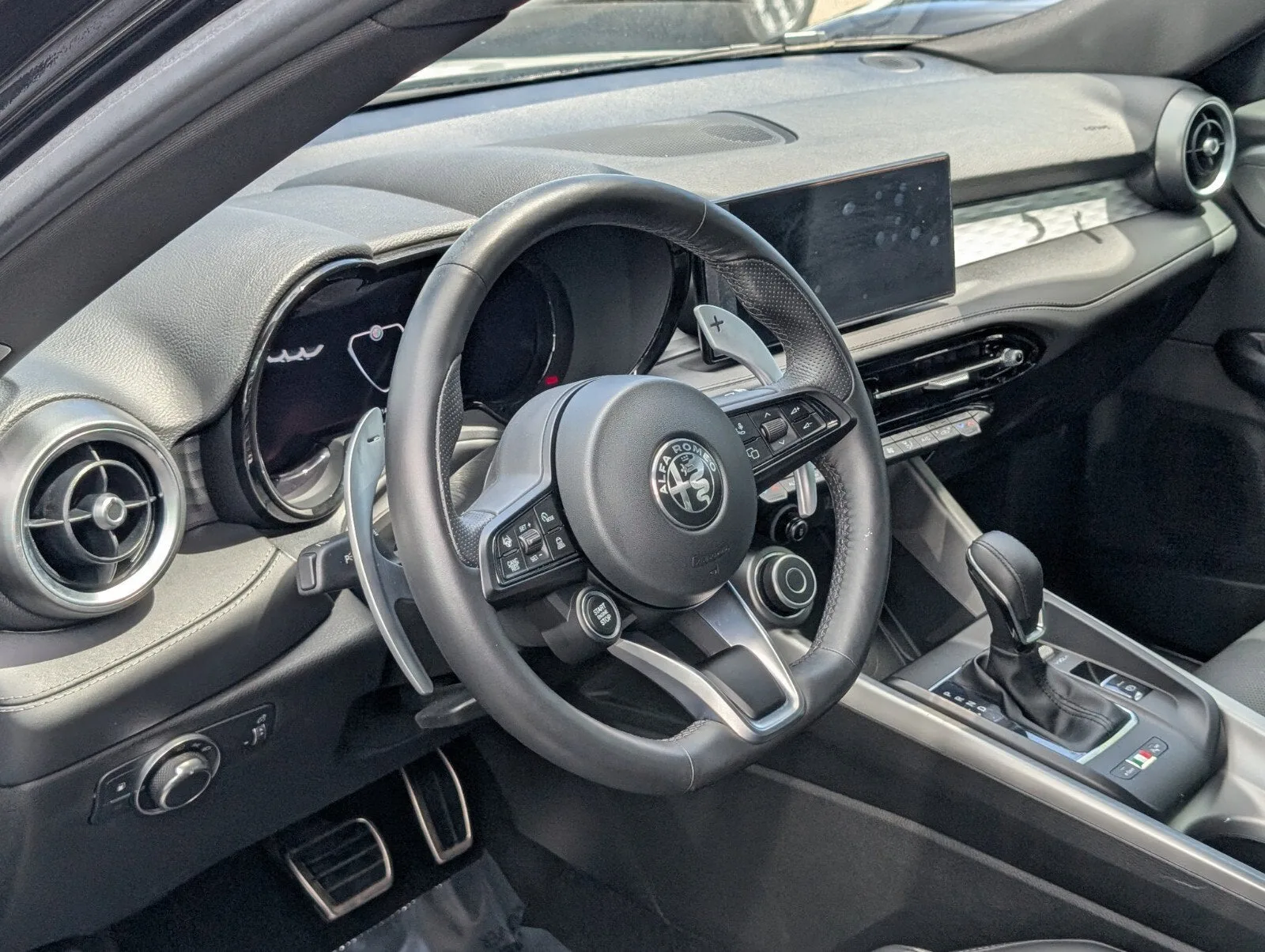 2024 Alfa Romeo Tonale Veloce photo 10