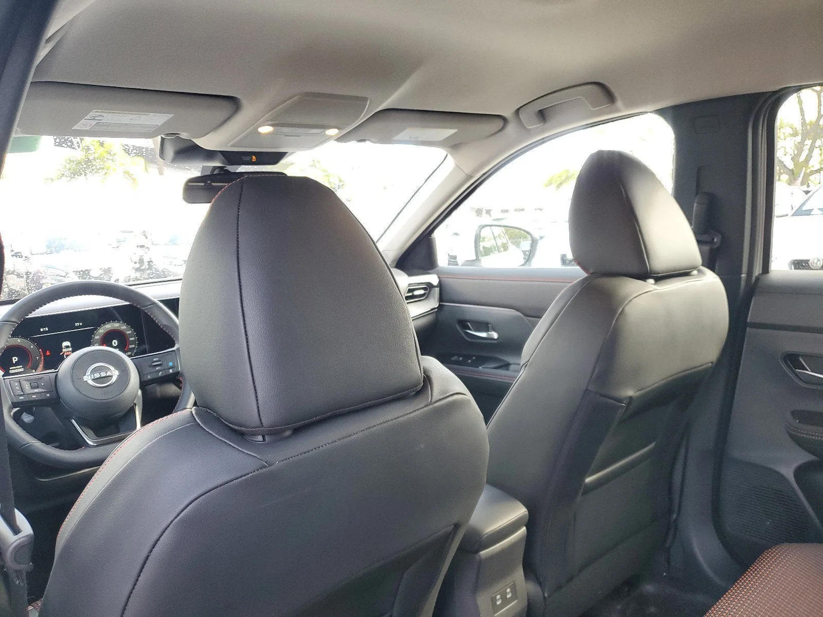 2025 Nissan Kicks SR photo 13