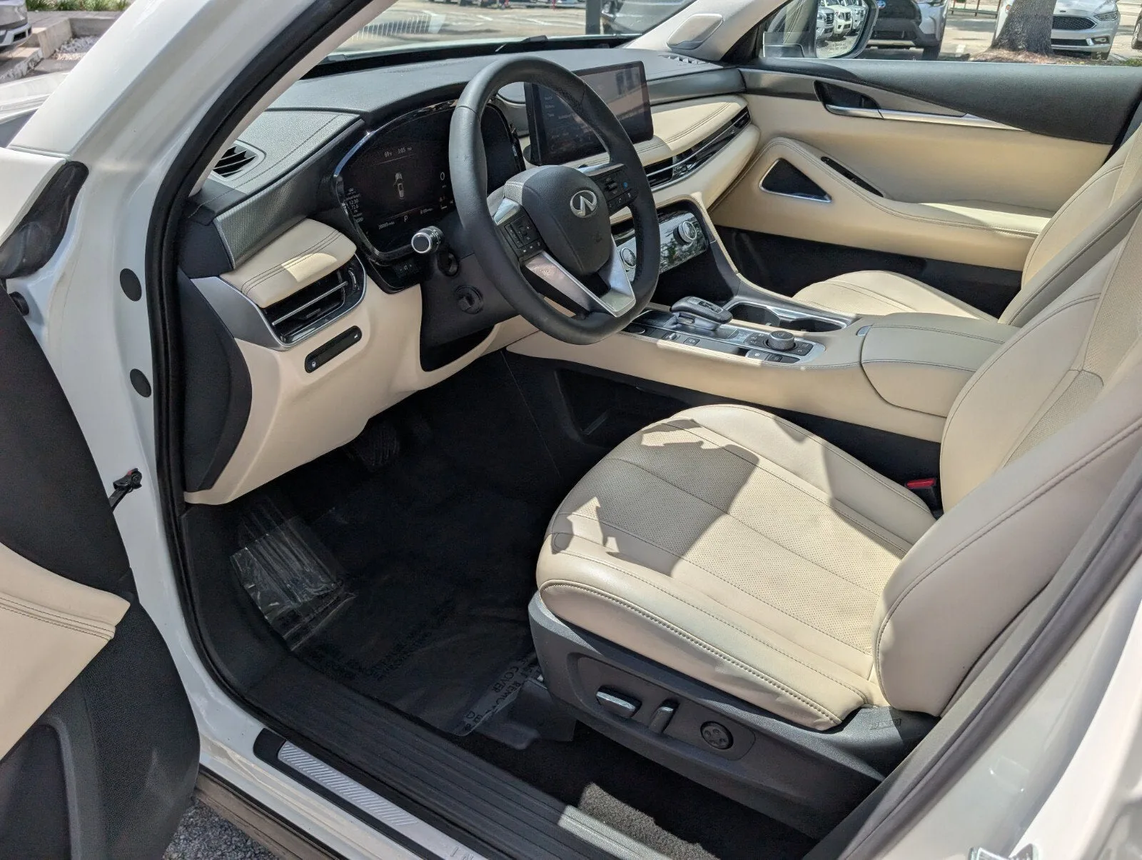 2023 INFINITI QX60 LUXE photo 11