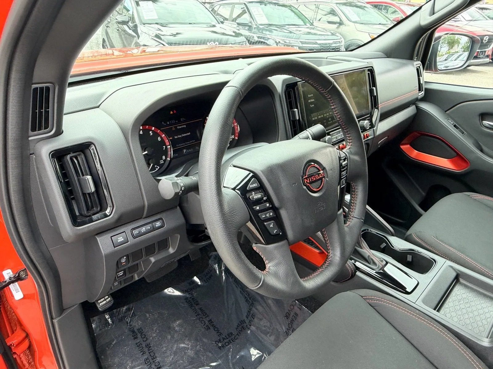 2025 Nissan Frontier Crew Cab PRO-X® photo 10