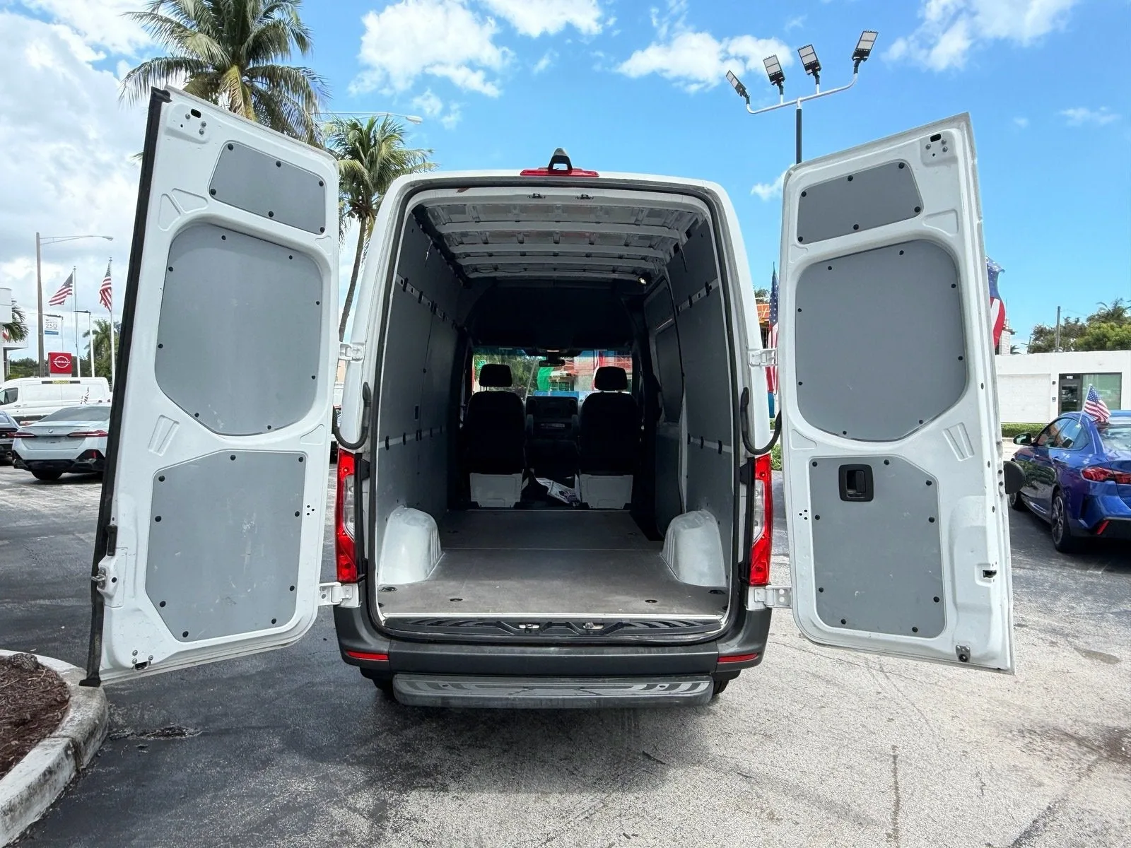 2022 Mercedes-Benz Sprinter Cargo Van Cargo 144 WB photo 14