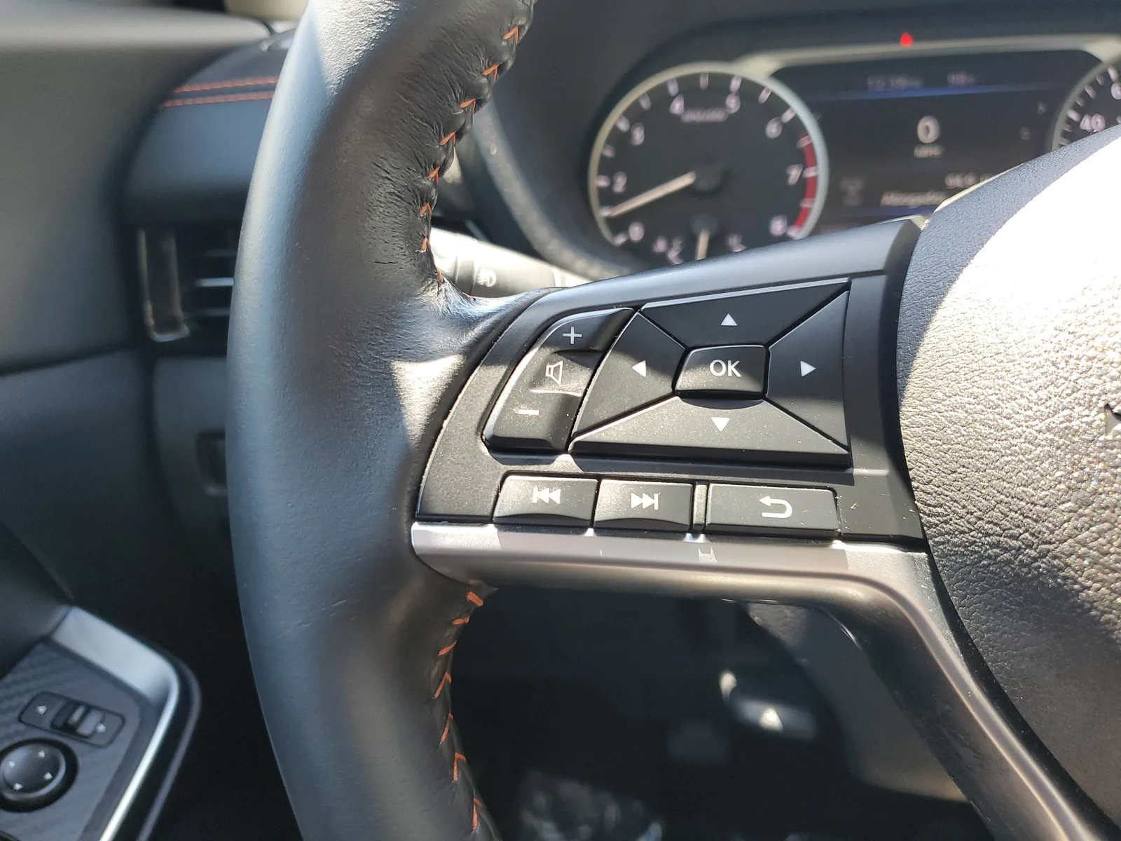 2023 Nissan Sentra SR photo 17