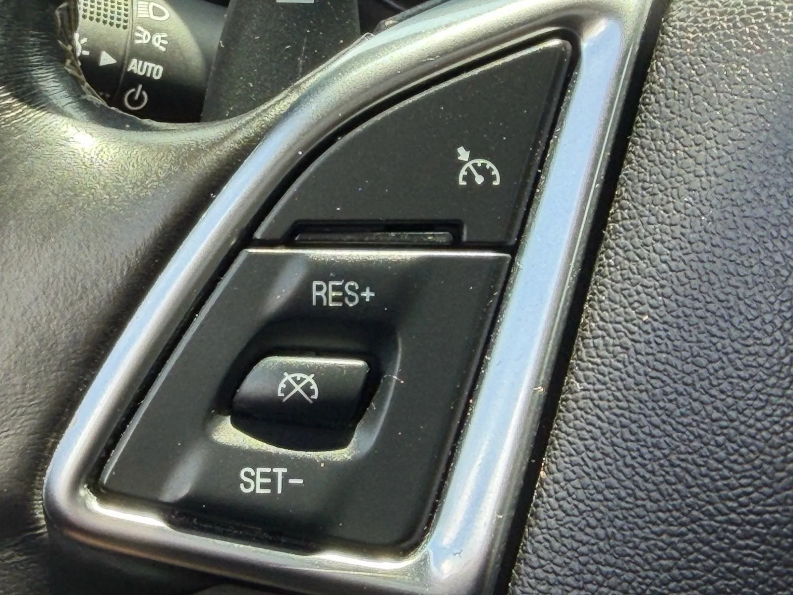 2018 Chevrolet Camaro 1LT photo 25