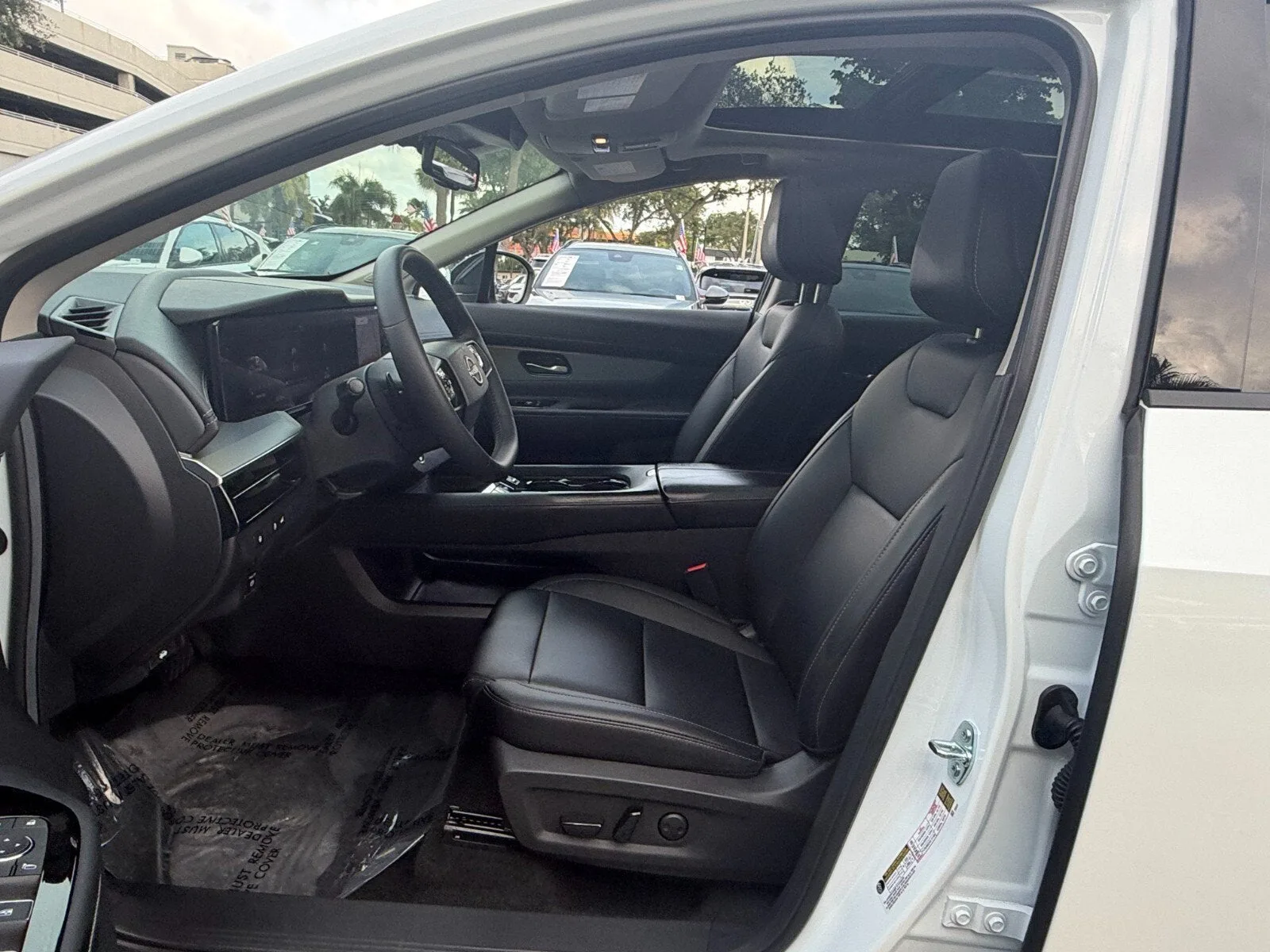 2025 Nissan Murano SL photo 9