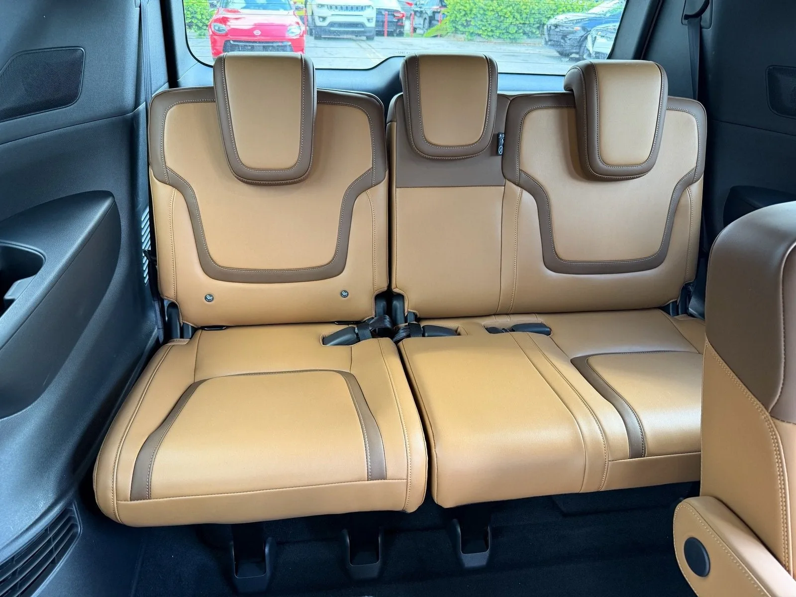 2025 Nissan Armada SL photo 11