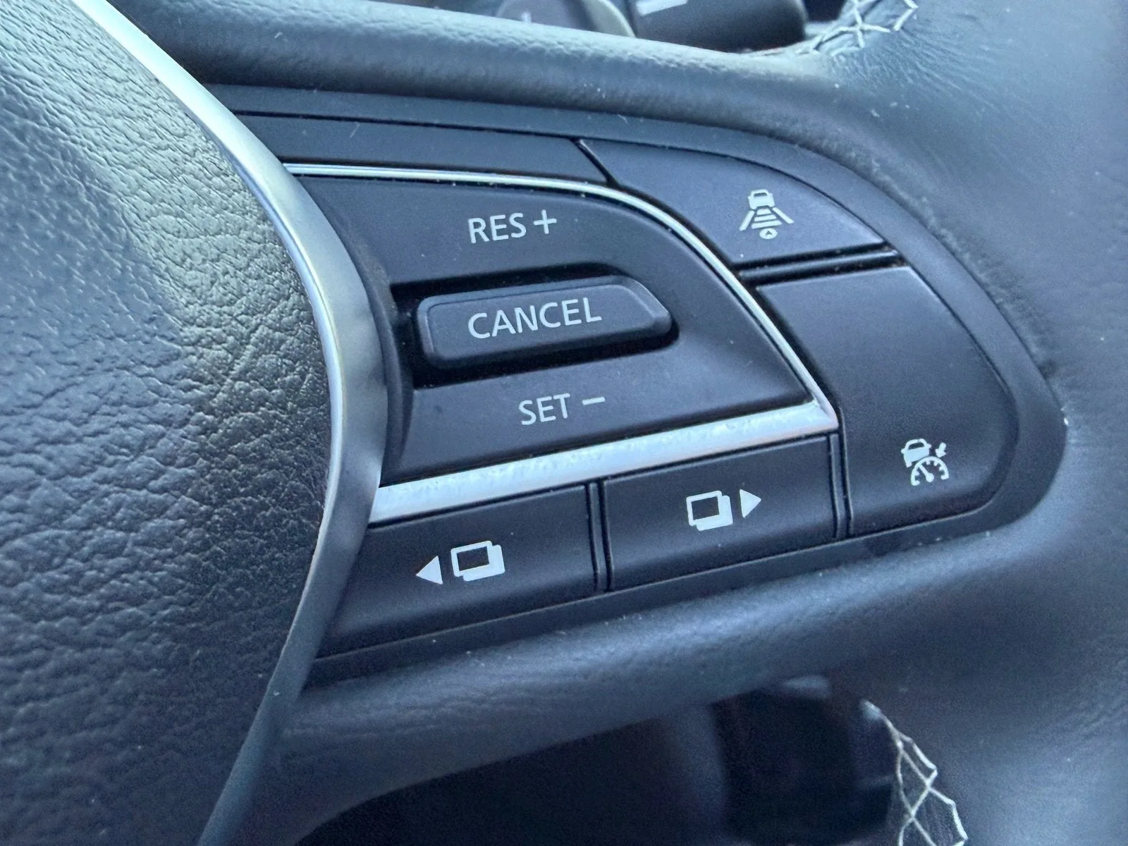 2020 INFINITI QX50 ESSENTIAL photo 30