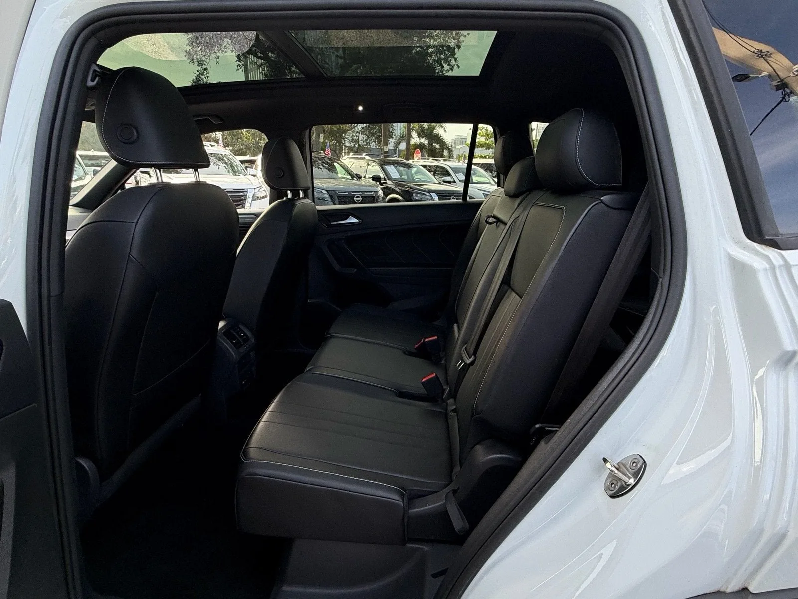 2022 Volkswagen Tiguan SE R-Line Black photo 11