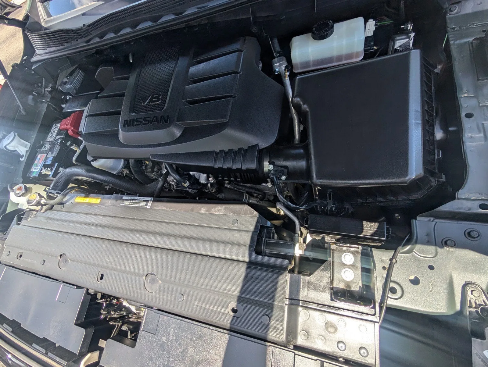 2024 Nissan Titan Crew Cab SV photo 21