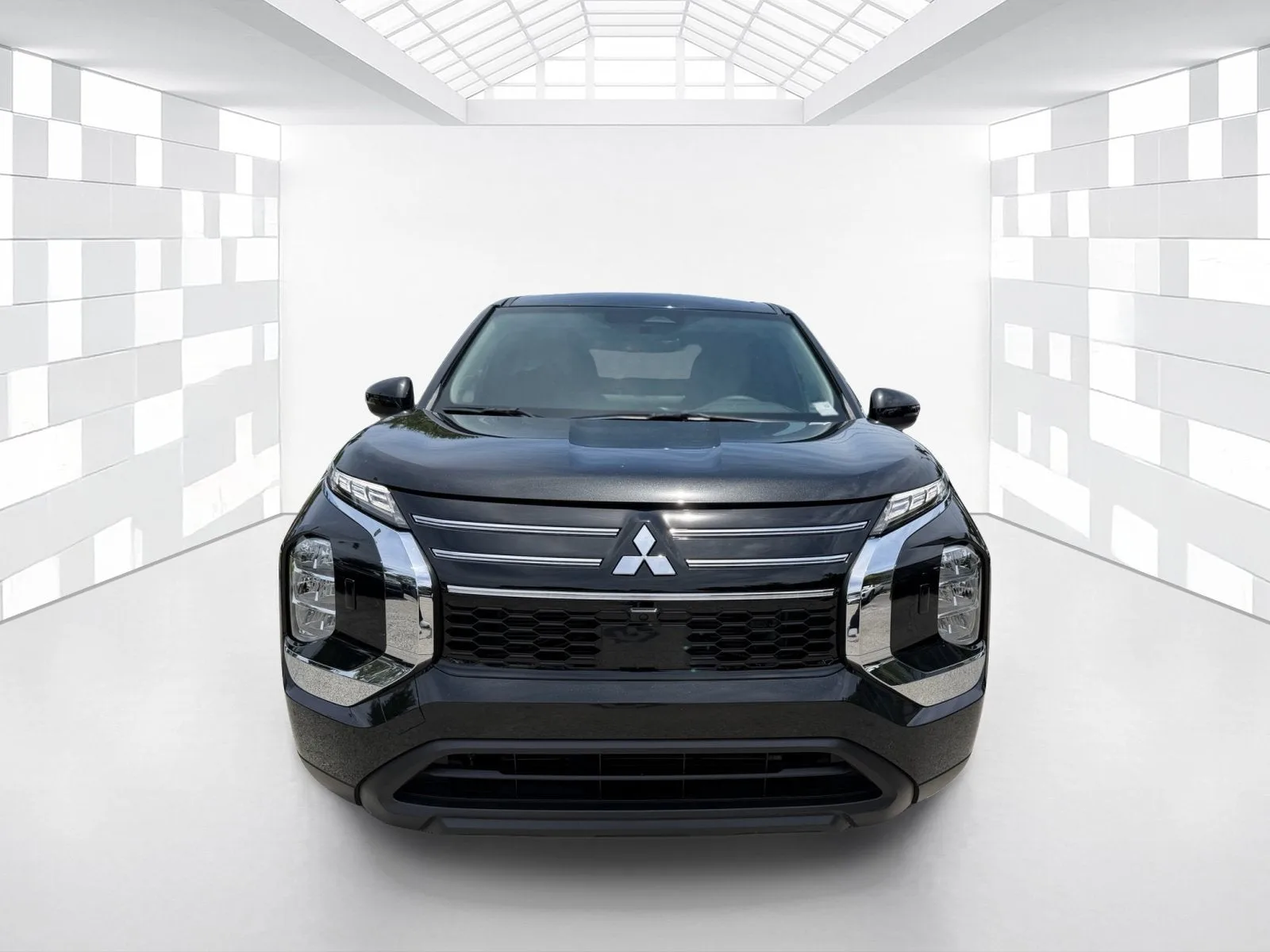 2025 Mitsubishi Outlander ES photo 2