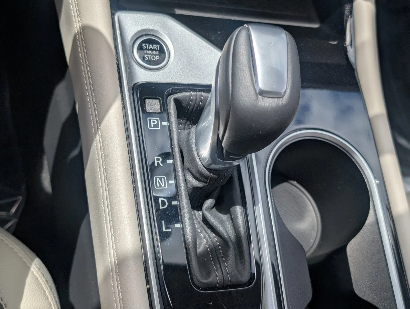 2025 Nissan Altima SL photo 25