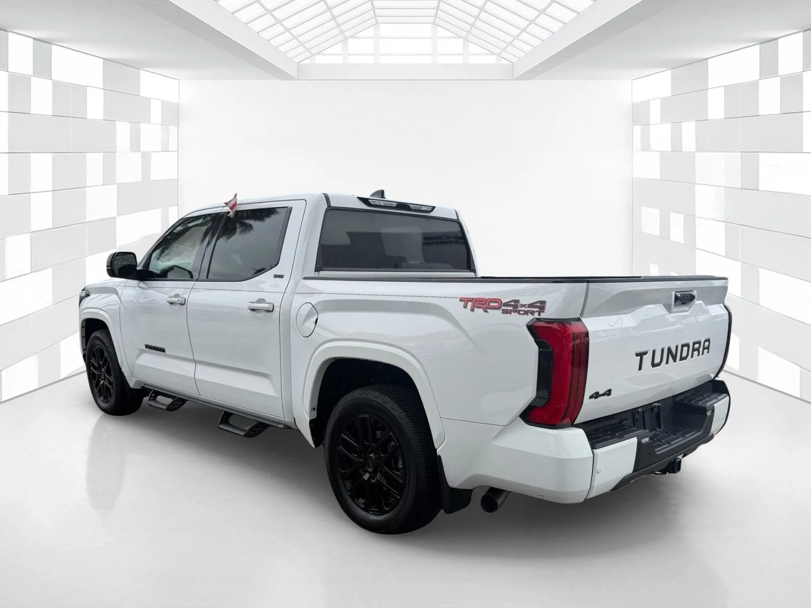 2023 Toyota Tundra 4WD SR5 photo 5