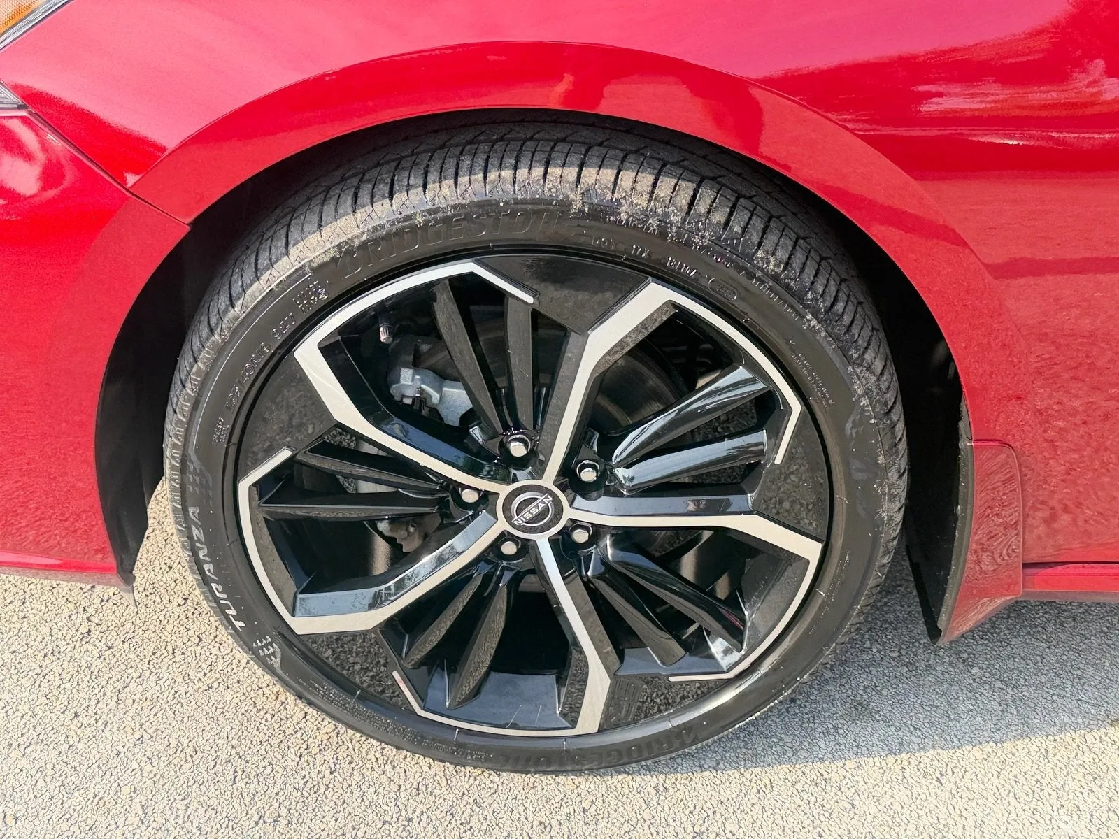 2023 Nissan Altima SR photo 18