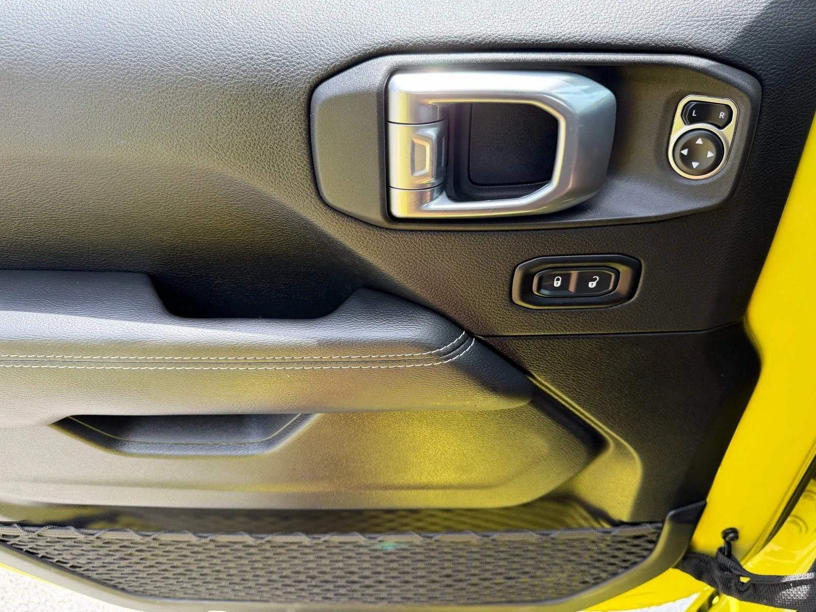 2022 Jeep Wrangler 4xe Unlimited Sahara photo 36