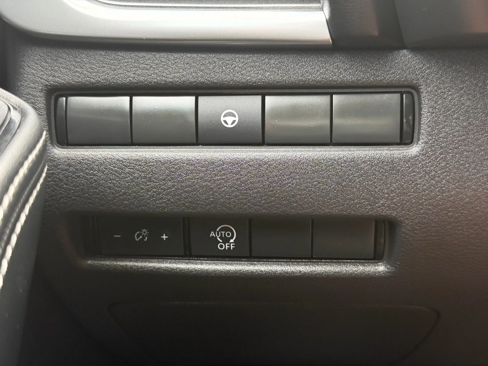 2023 Nissan Rogue SV photo 28