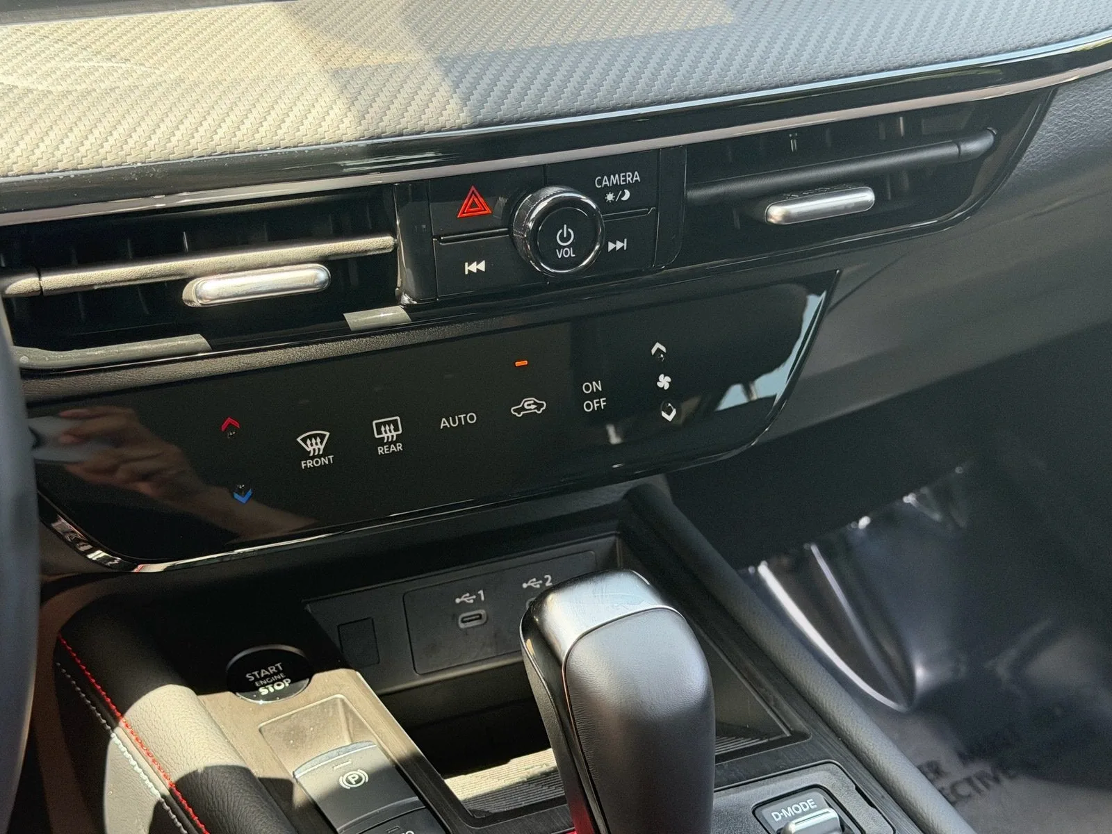 2025 Nissan Kicks SR photo 25