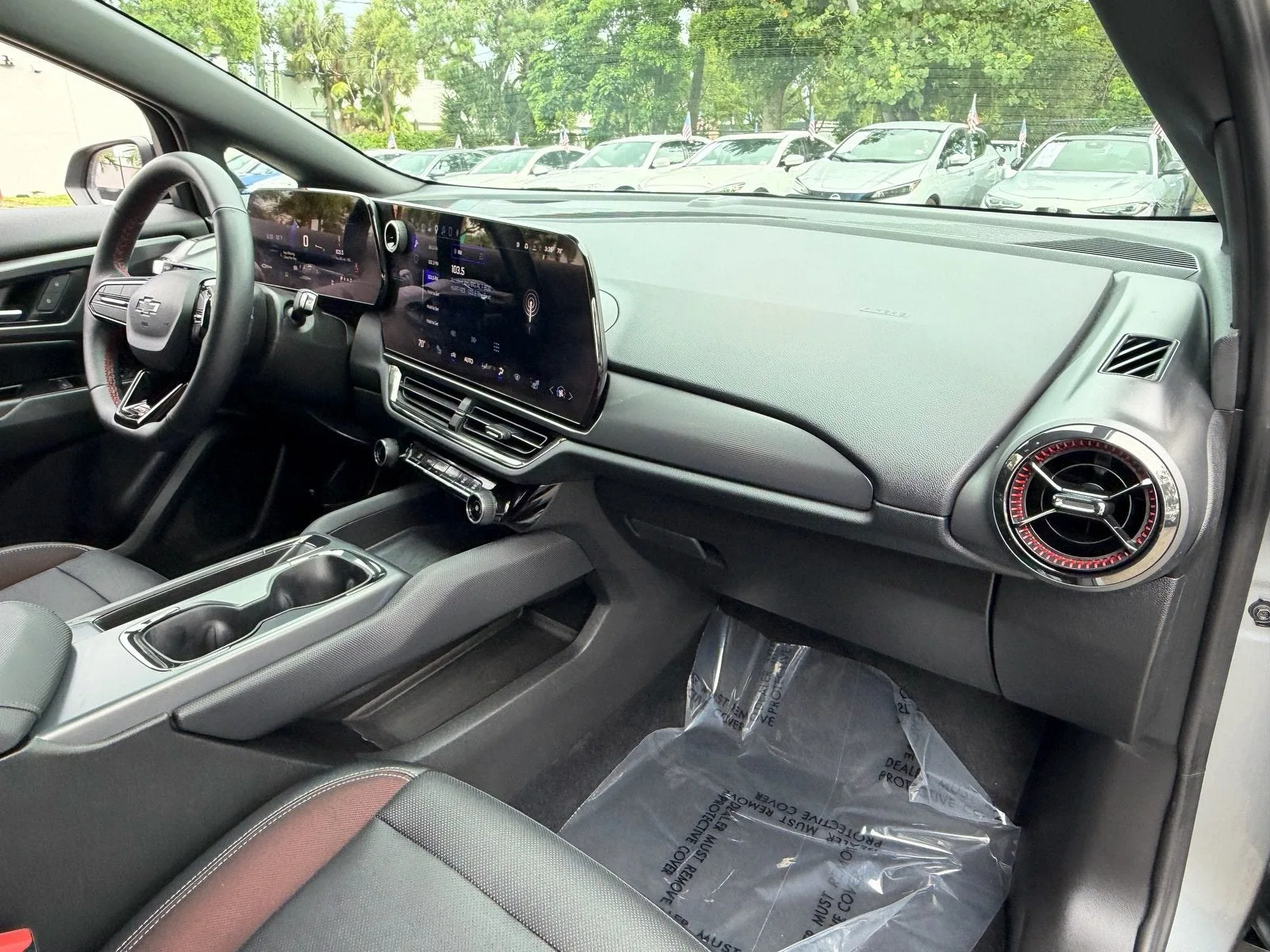2024 Chevrolet Equinox EV RS photo 18