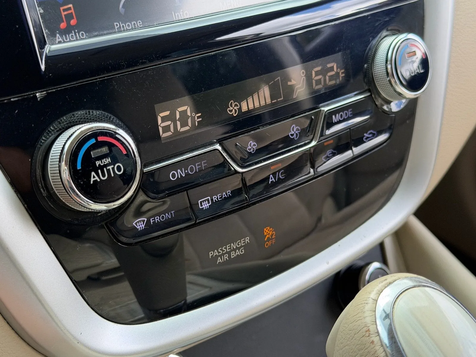 2016 Nissan Murano SV photo 24