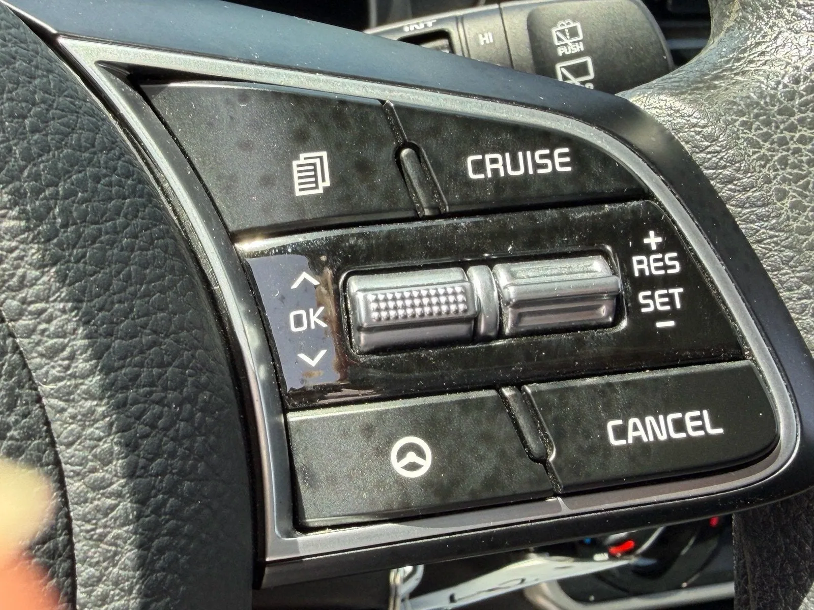 2022 Kia Seltos LX photo 25