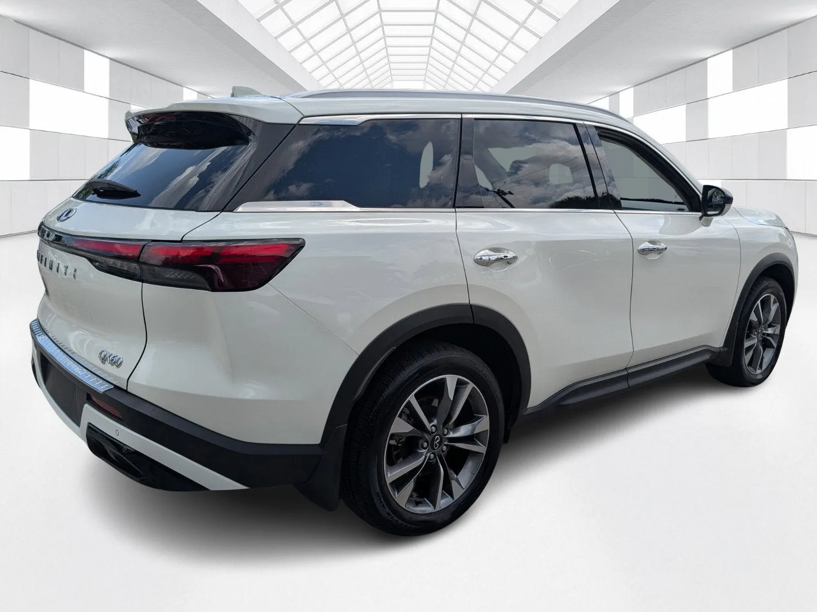 2023 INFINITI QX60 LUXE photo 7