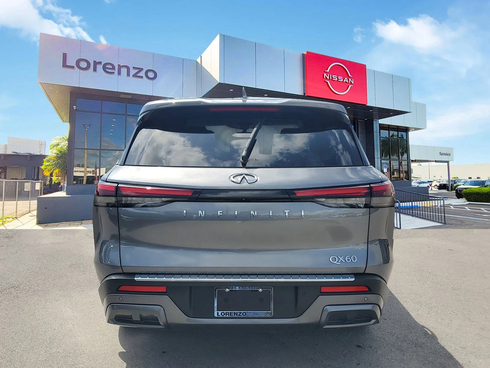 2022 INFINITI QX60 LUXE photo 4