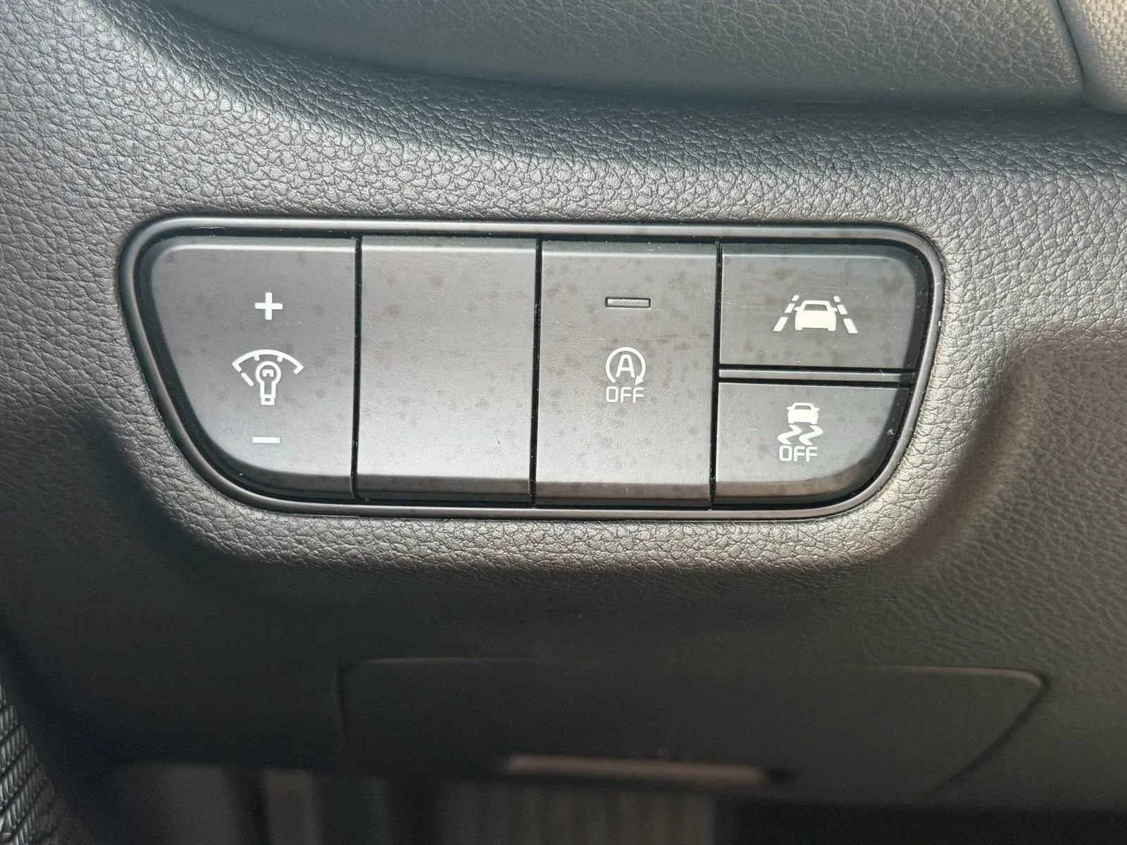 2022 Kia Seltos LX photo 29