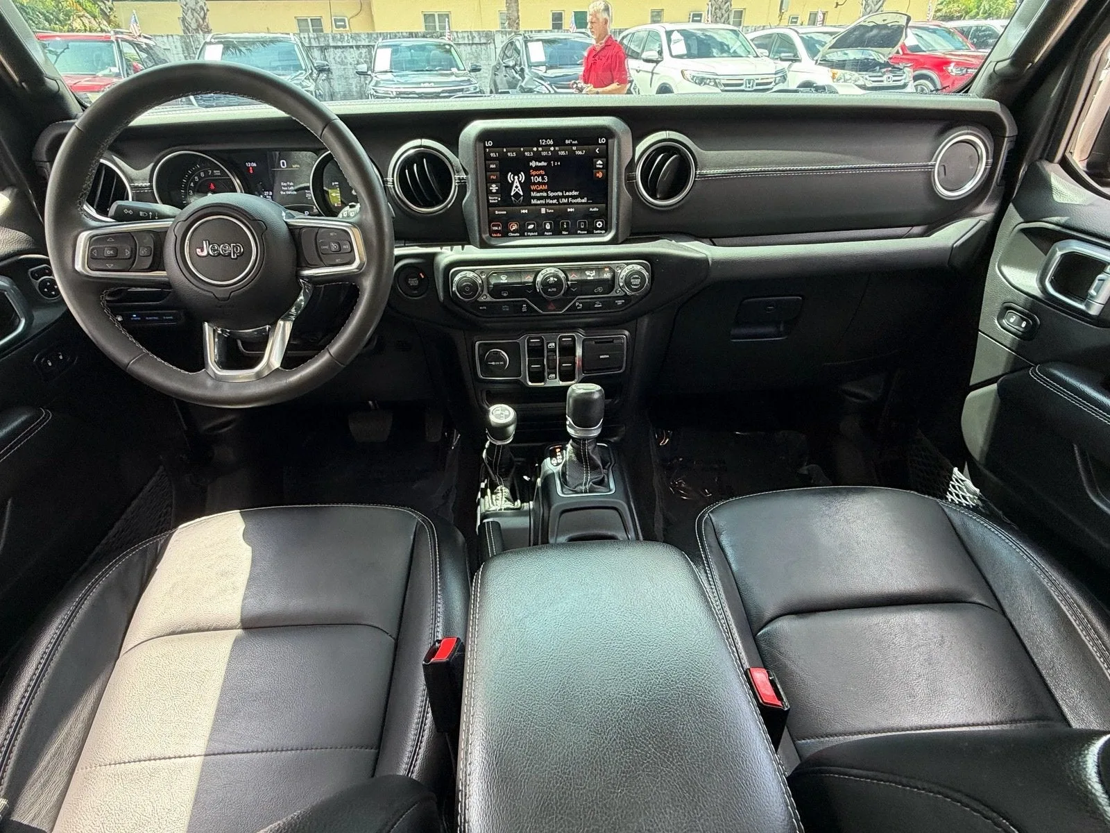 2023 Jeep Wrangler 4xe Sahara photo 14