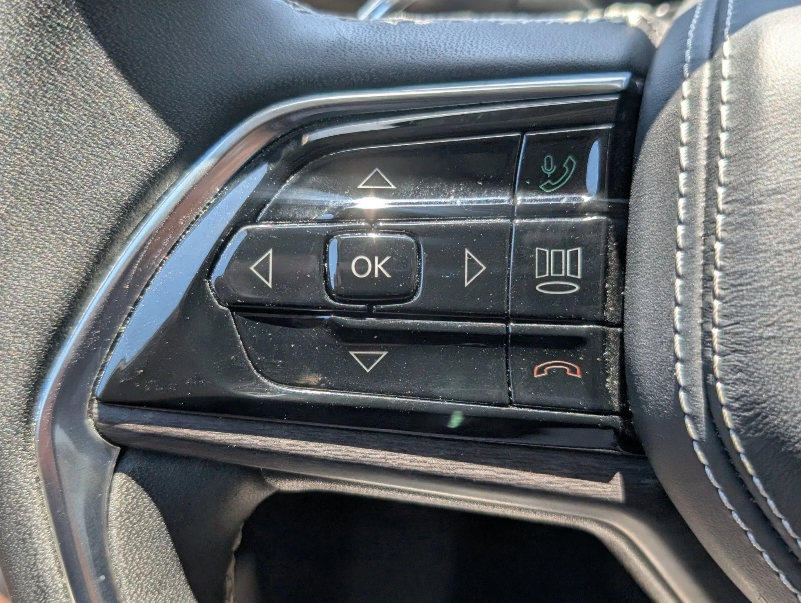 2022 Jeep Grand Cherokee 4xe Overland photo 32