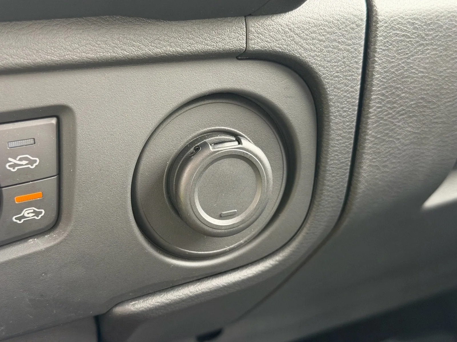 2025 Nissan Frontier Crew Cab PRO-X® photo 26