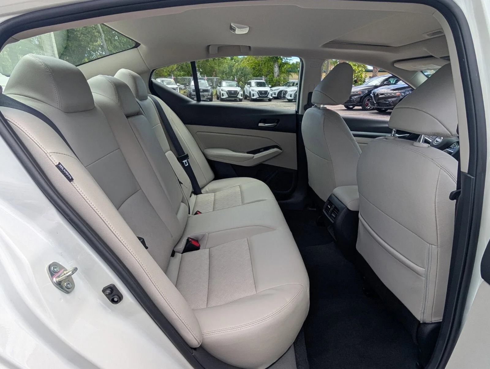2025 Nissan Altima SL photo 15