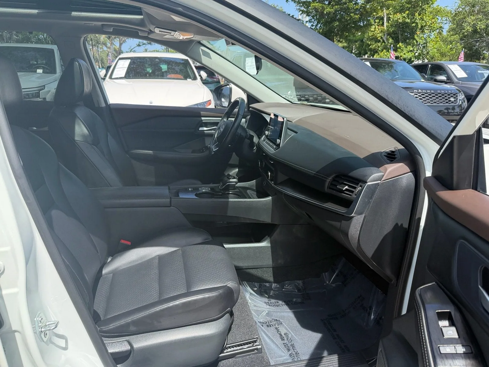 2023 Nissan Rogue SV photo 16