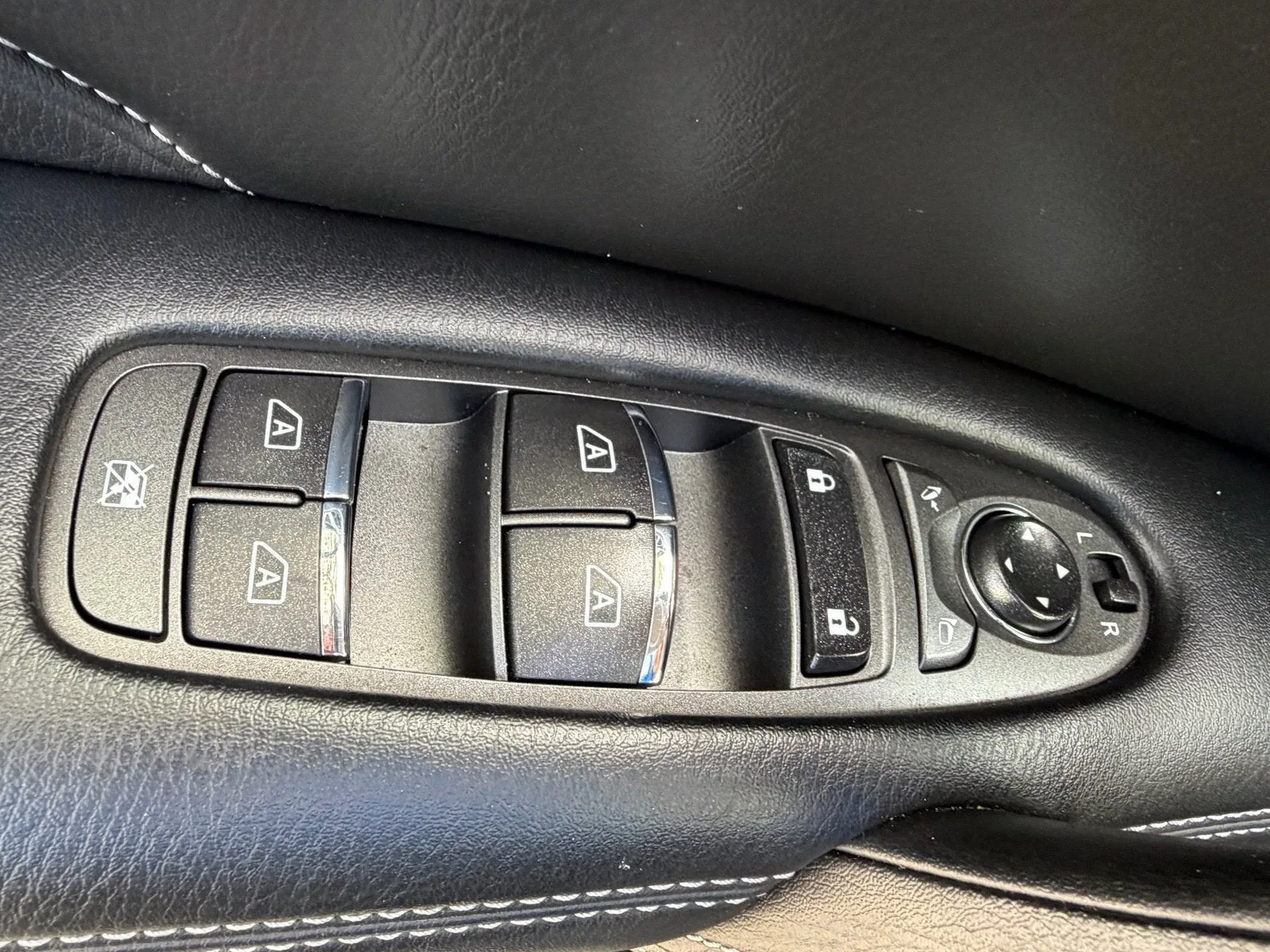 2021 INFINITI QX80 LUXE photo 26