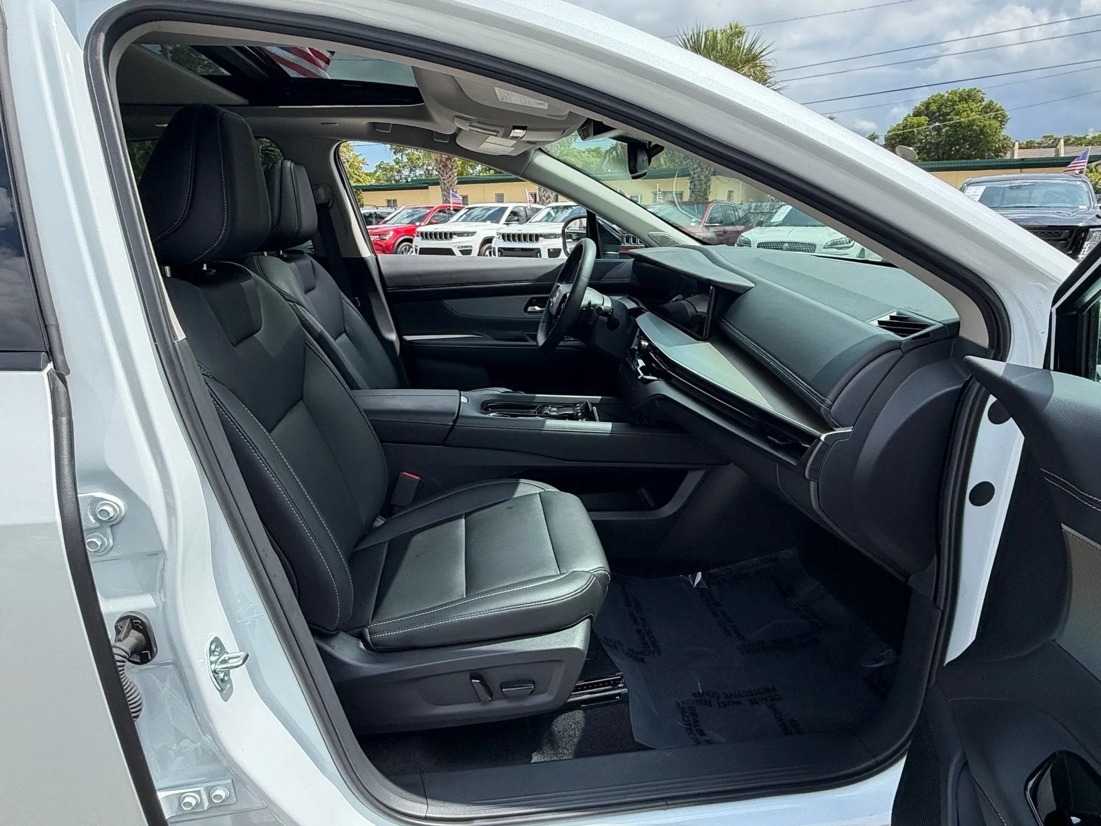 2025 Nissan Murano SL photo 18