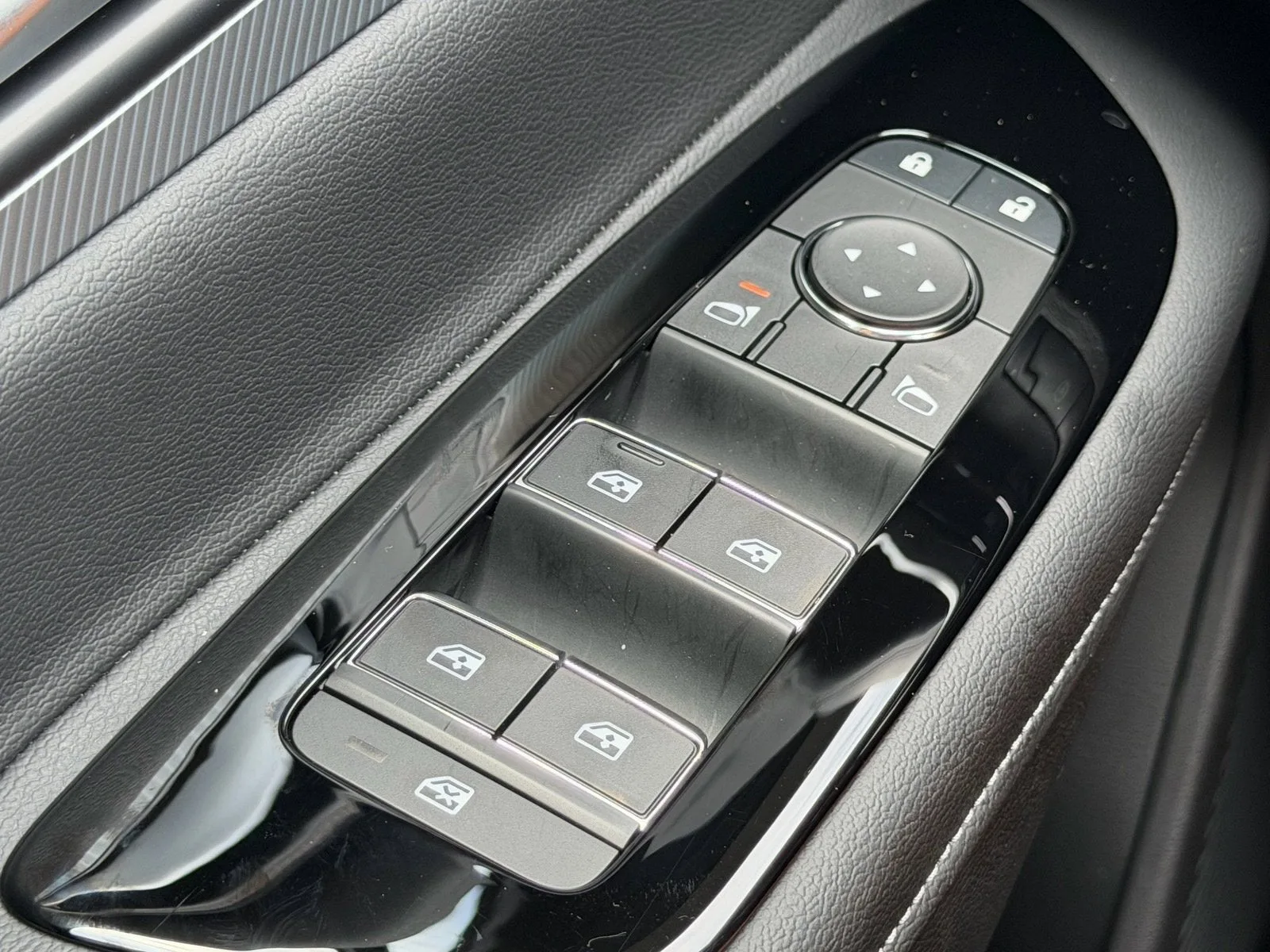 2025 Nissan Murano SL photo 25