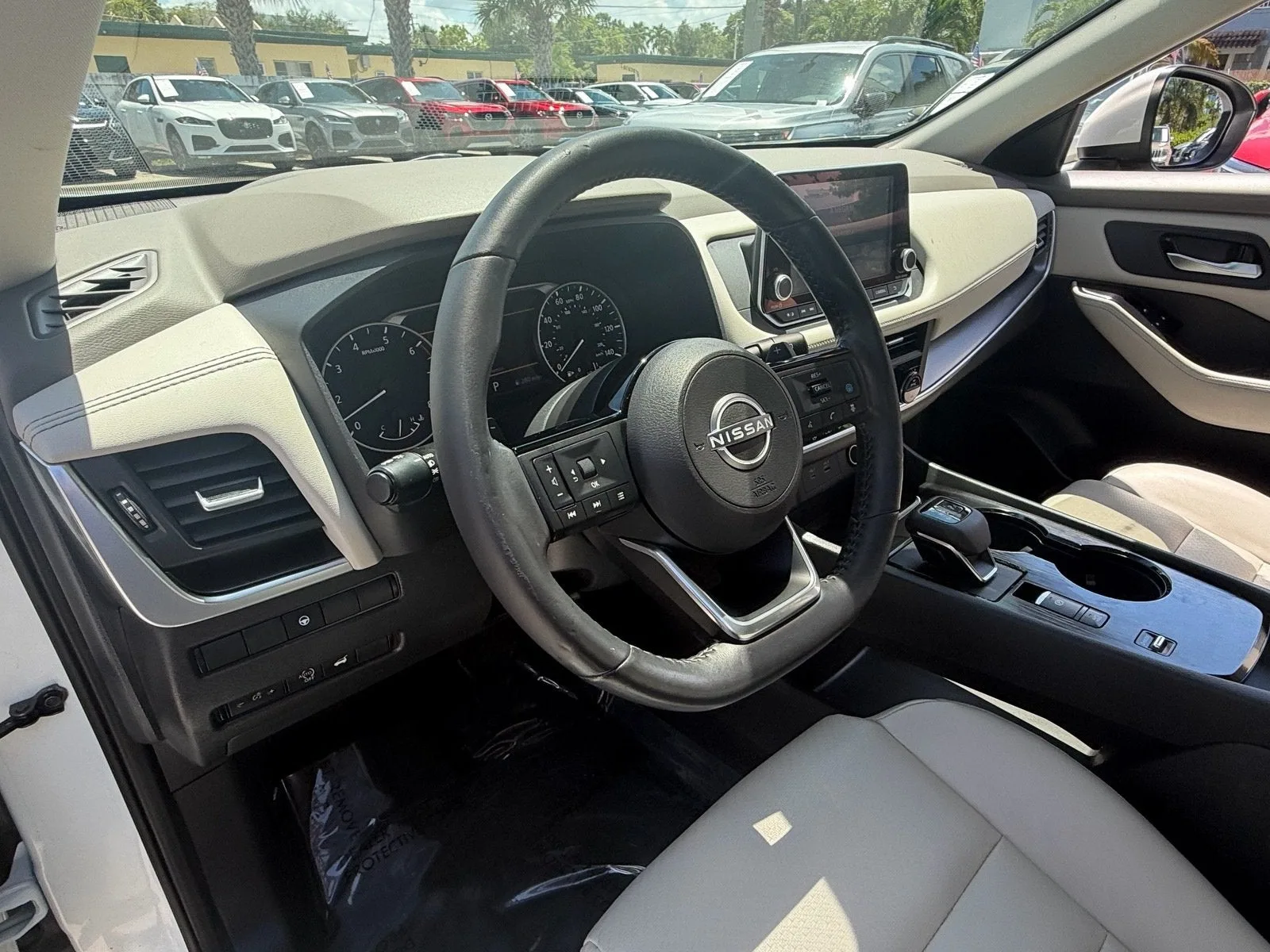 2023 Nissan Rogue SV photo 10