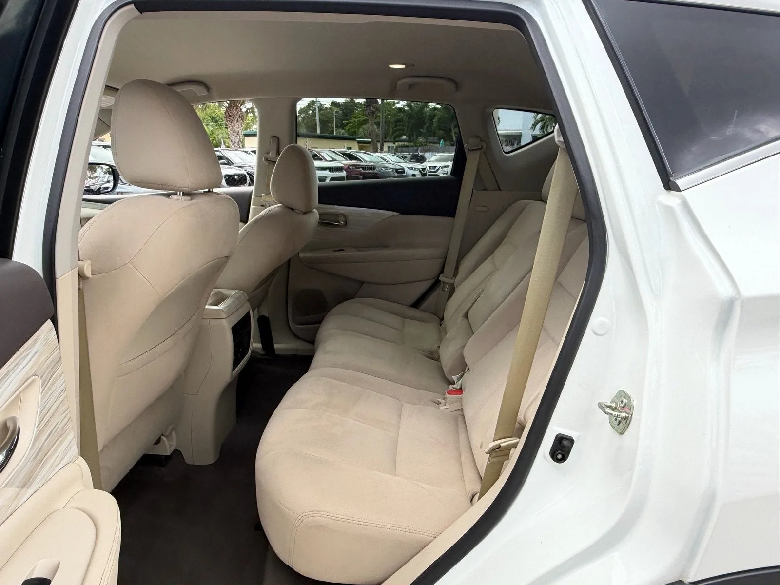 2016 Nissan Murano SV photo 11