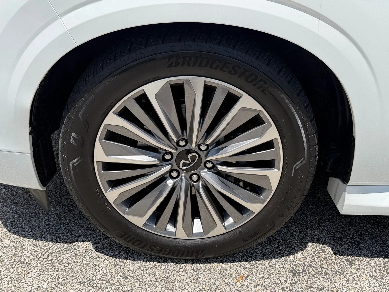 2025 INFINITI QX80 SENSORY photo 18
